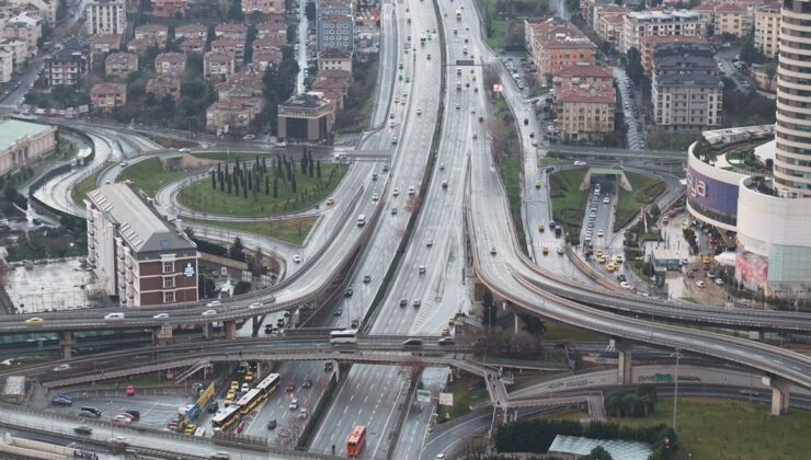 İstanbul halkı toplu taşımayı kullandı, yollar boş kaldı