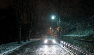 İstanbul’da kar yağışı aralıklarla sürüyor