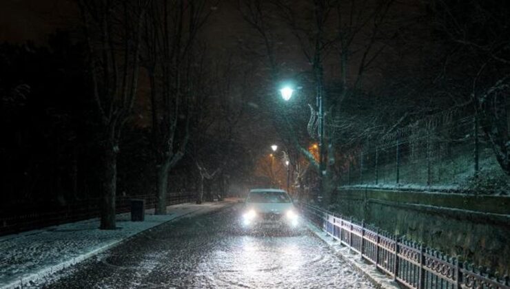 İstanbul’da kar yağışı aralıklarla sürüyor