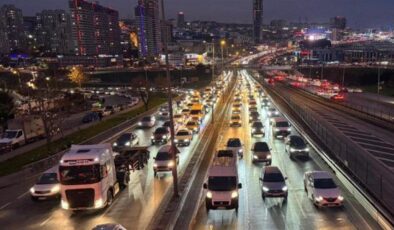 İstanbul’da trafik yoğunluğu yüzde 90’a dayandı
