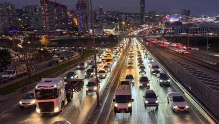 İstanbul’da trafik yoğunluğu yüzde 90’a dayandı