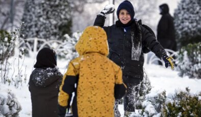 İstanbul’un 3 ilçesinde ilçesinde eğitime kar arası