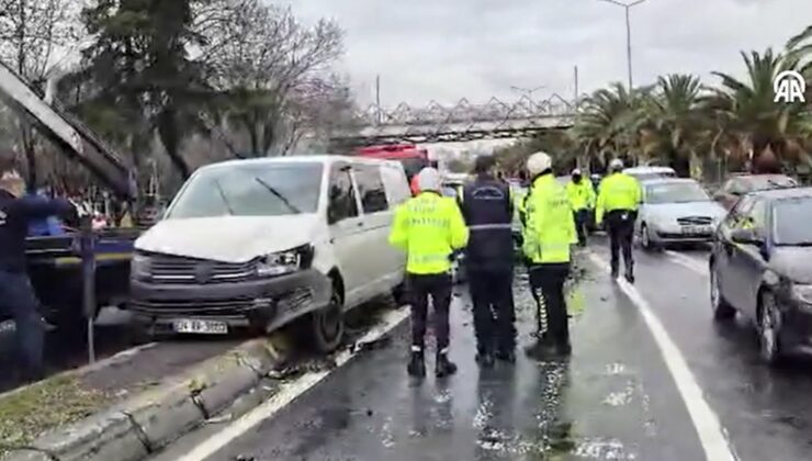 İstanbul'da 6 araç birbirine girdi! 3 kişi yaralandı