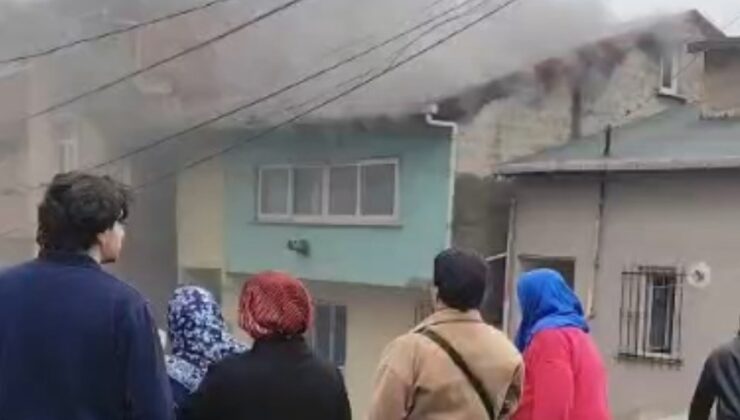 İstanbul'da iki katlı evde yangın