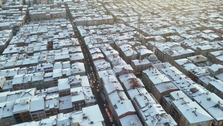 İstanbul'da kardan en çok nasiplenen ilçe belli oldu! Sultangazi beyaza büründü