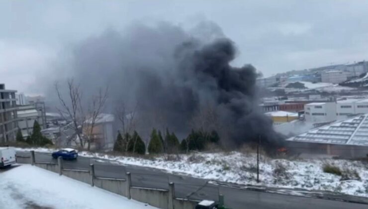 İstanbul'da peş peşe fabrika yangınları! Arnavutköy de plastik fabrikası alev aldı