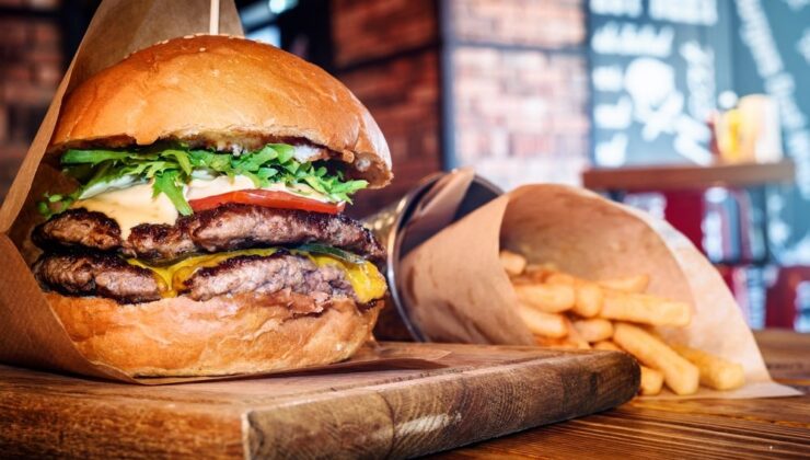 İstanbul'un ünlü hamburgercisine Bakanlık incelemesi: Fiyatlar ve kurallar şoke etti