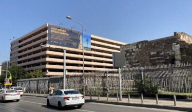 İzmir’in yeni sorunu: 1700 araç bir günde çıkarıldı! Esnaf belediyeye isyan etti