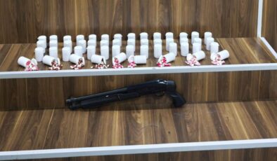 İzmir'de bir evde 2 bin 550 uyuşturucu hap ele geçirildi