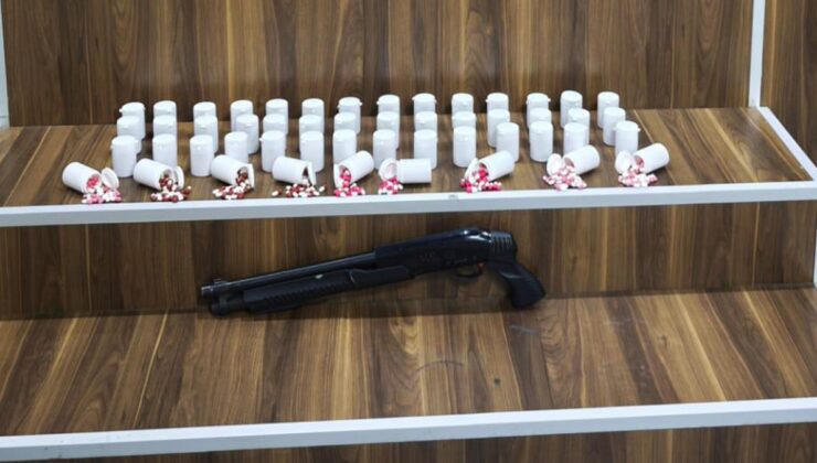 İzmir'de bir evde 2 bin 550 uyuşturucu hap ele geçirildi