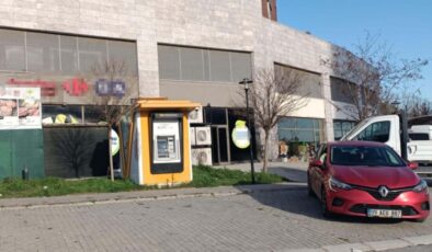 İzmir'de film gibi banka aracı soygunu: 30 milyon lirayı gasbettiler