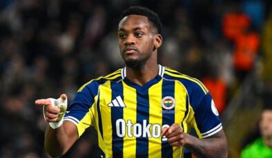 Jhon Duran 5. kez ağları sarstı