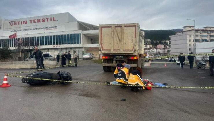 Kamyon ile çarpışan motosiklet sürücüsü öldü