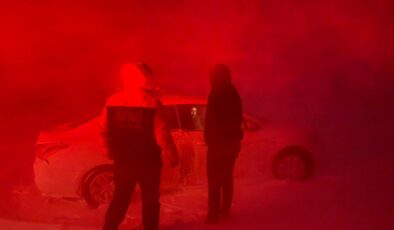 Karda mahsur kalan 6 kişi kurtarıldı