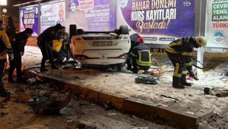 Kaza sonrası alev alan otomobilde can pazarı: 2’si ağır 3 yaralı