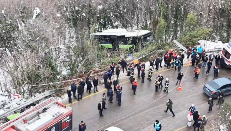 Kocaeli’de belediye otobüsü kaza yaptı; yaralılar var