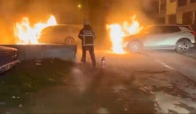 Kocaeli’de park halindeki araçlar küle döndü