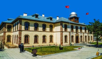 Kongre Binası’na kilit vurdular