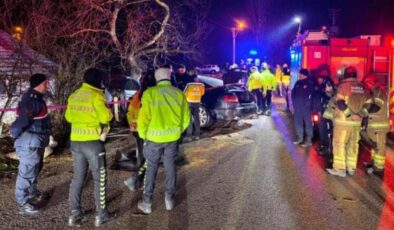 Kontrolden çıkan araç ağaca çarptı: 2 genç kadın hayatını kaybetti! Sürücü alkollü çıktı