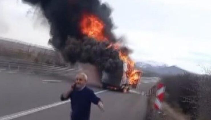 Konya'da yolcu minibüsü alev topuna döndü: Sürücünün çaresizliği kamerada