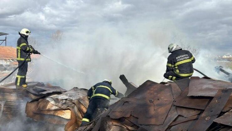 Kütahya’da mobil atık deposunda yangın
