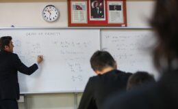 MEB resmen açıkladı: Aynı okulda 12 yıldan fazla öğretmenlik yapılamayacak