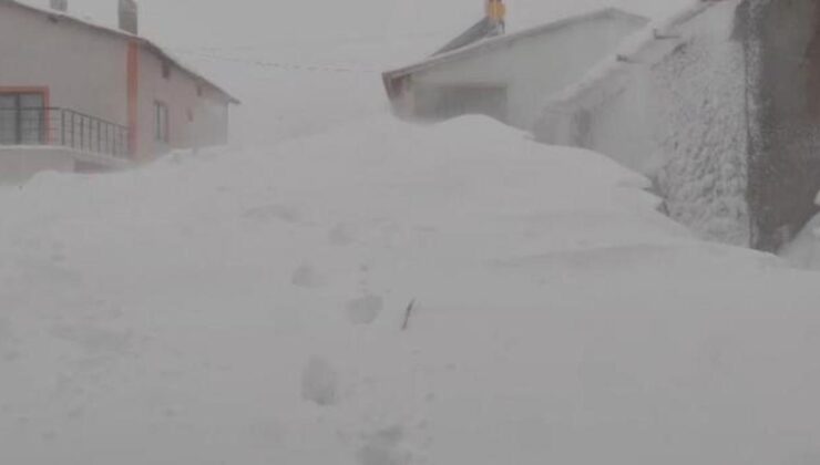 Meteoroloji uyarmıştı! Kar kalınlığı 3 metreyi buldu