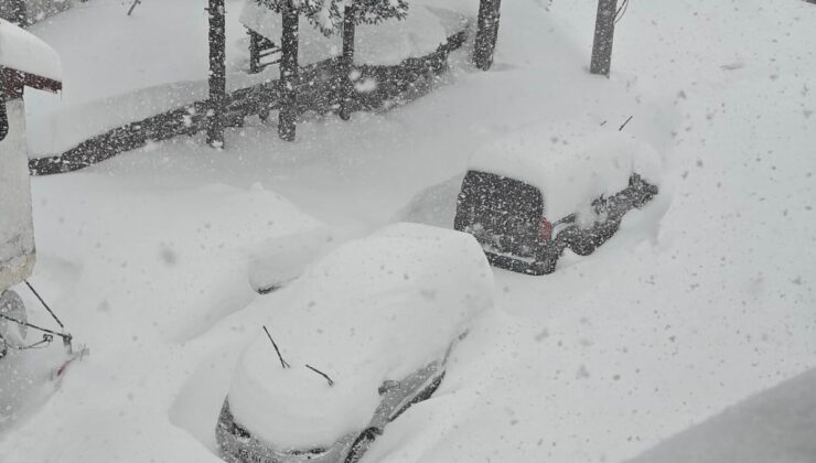 Ne Kars ne de Erzurum! Bu ilimizde 10 gündür yağış durmuyor, kar kalınlığı 2 metreyi buldu