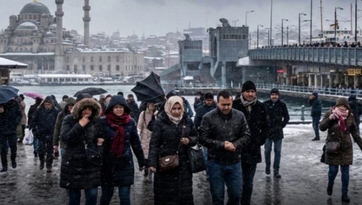 Saatlerce değil günlerce sürecek! Balkanlardan geldi, İstanbul'da fırtına estirecek