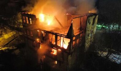 Safranbolu’da 200 yıllık tarihi konak yandı