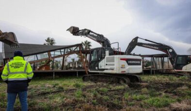 Sapanca Gölü kıyısında kaçak iskele ve yapı yıkımları devam ediyor: 89 yapı kaldırıldı