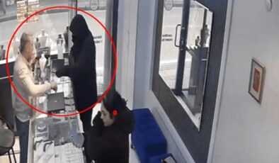 Silahla soymaya geldiği kuyumcu azarlayınca kaçtı