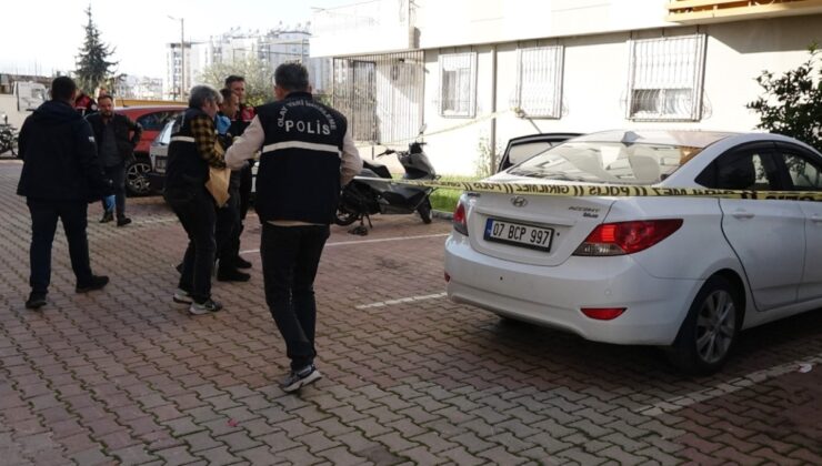 Site bahçesinde kanlı pusu: Ağabeyini öldürdü, diğer ağabeyinin eşini yaraladı