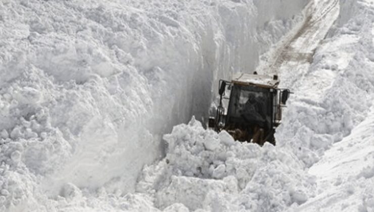 Sivas'ta kar ve tipi nedeniyle 871 yerleşim yeri kapandı