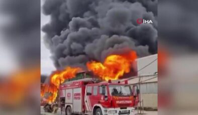 Son Dakika: Büyükçekmece’de iş yerinde yangın!