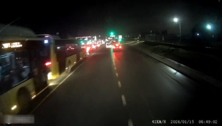 Son Dakika… 3 İETT otobüsü çarpıştı, yaralılar var