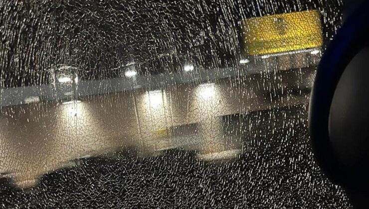 Taraftarlar kötü gidişat sonrası Valencia takım otobüsünü taşladı