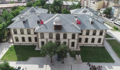 Tarihi kongre binası kapatıldı! Deprem olursa 6 saniyede göçebilir