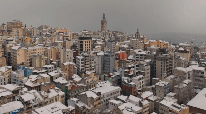 Tarihi yarımada beyaza büründü, seyirlik manzara havadan görüntülendi
