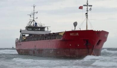 Tekirdağ’da yük gemisi karaya oturdu