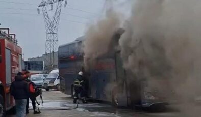 Tokat’ta park halindeki otobüs alev aldı