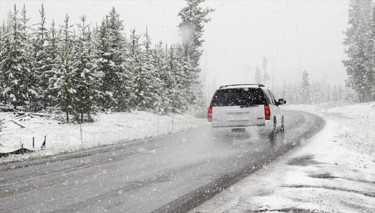 Uğur Mumcu katledildiği yerde anıldı! "O tuğlalardan karşımızda duvar örülü"