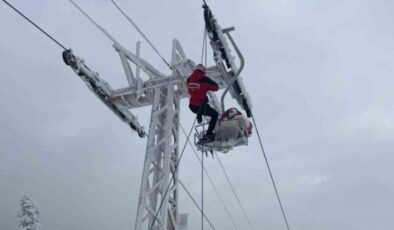 Uludağ’da mahsur kalan 51 kişi kurtarıldı