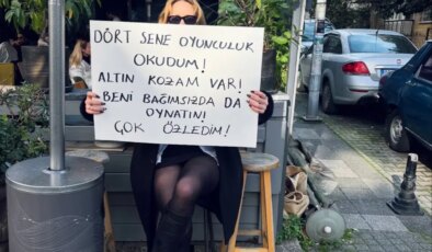 Ünlü oyuncu çareyi pankart açmakta buldu: Dört sene okudum, Altın Koza’m var