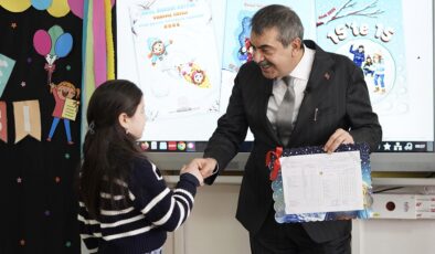 'Karanlık Kafalı Bakan Tekin' diye eleştirilmişti… Atatürksüz karneyi böyle savundu