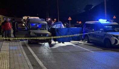 Yasak ilişki yaşadığı sevgilisini boğazını keserek öldürdü