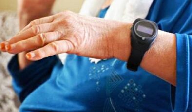 Yaşlıları akıllı bileklikle koruma dönemi! 7/24 takip bir şehirde başladı