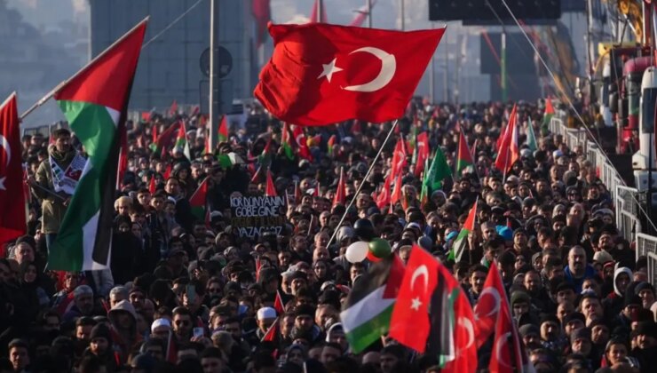 Yeni yılın ilk günü 7’den 70’e Türkiye Gazze için ayakta! On binler Galata Köprüsü’ne yürüyor