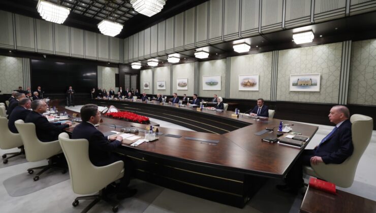 Yeni yılın ilk kabinesi toplandı..