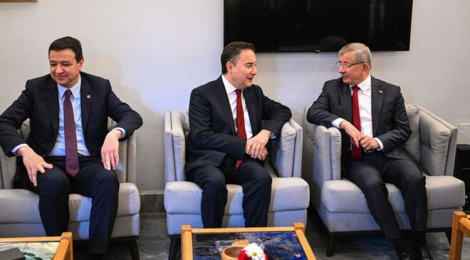 Yeni Yol'da genel başkan değişiyor